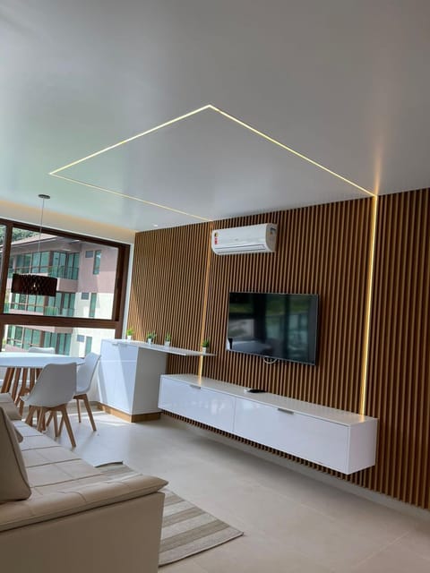 Communal lounge/ TV room, TV and multimedia, Living room, Seating area, air conditioner