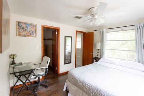 Bed, Bedroom, fireplace