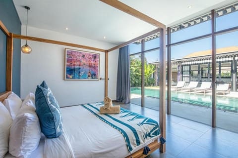 New 5BR Villa, Enclosed Lounge, Canggu Oasis Villa in North Kuta