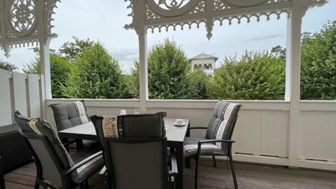 View (from property/room), Balcony/Terrace, Seating area