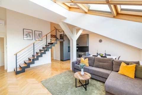 Living room, Seating area, kitchen