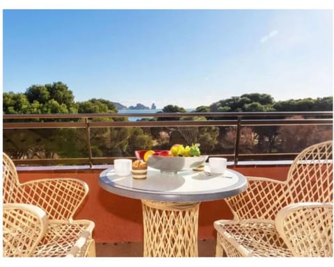 Day, Natural landscape, Balcony/Terrace, Sea view
