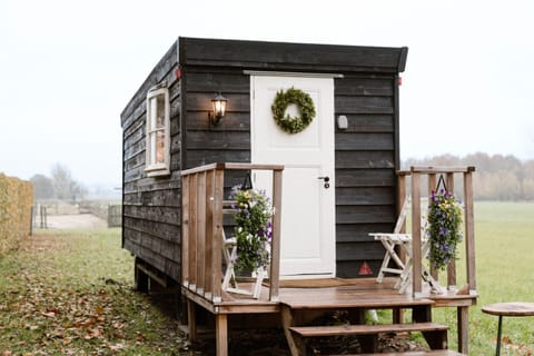 CRASH'NSTAY - N° 9 Campground/ 
RV Resort in South Holland (province)