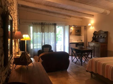 Living room, Photo of the whole room