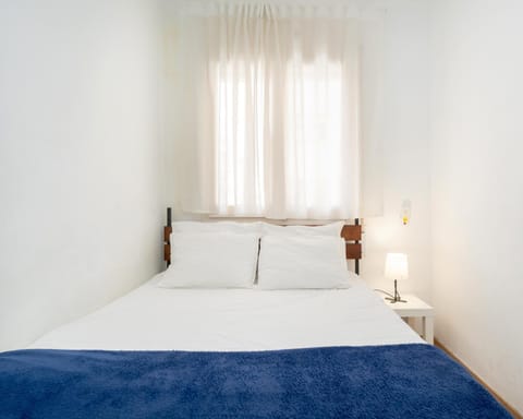 Habitaciones con baño compartido en bonito Apartamento en Badalona Vacation rental in Badalona