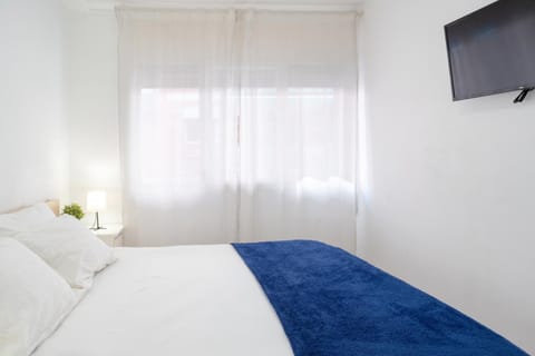 Habitaciones con baño compartido en bonito Apartamento en Badalona Vacation rental in Badalona