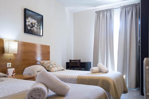 Spring, Day, Summer, Photo of the whole room, Bedroom, Street view