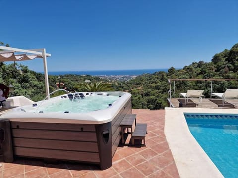 Day, Natural landscape, Hot Tub, Pool view, Sea view, Swimming pool, sunbed