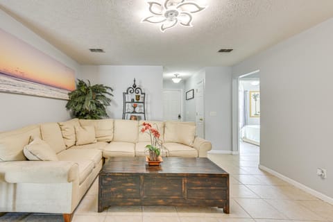 Pet-Friendly PCB Home with Hot Tub, Near Beaches! House in Sunnyside