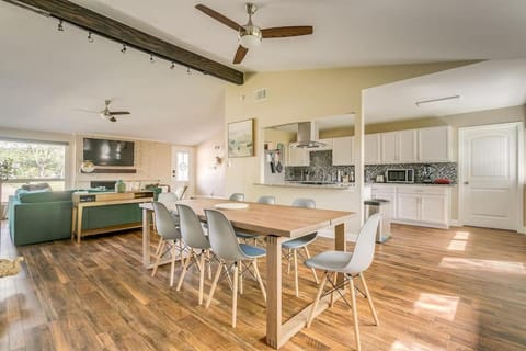 4BD-3BA Chic Timeless Elegance - 15 Mins to DT House in Farmers Branch