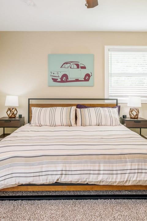 4BD-3BA Chic Timeless Elegance - 15 Mins to DT House in Farmers Branch