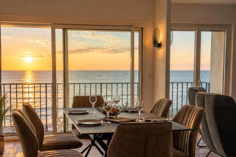 Dining area, Sea view