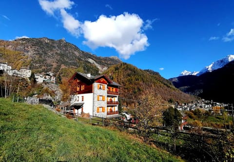 ALPINO B&B Bed and Breakfast in Chiesa In Valmalenco