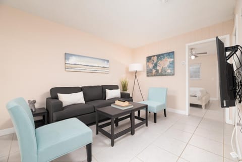 The Retreat 2 - Wilton Manors Apartment in Wilton Manors