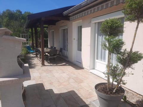 GITE CHEZ MONETTE House in Jura