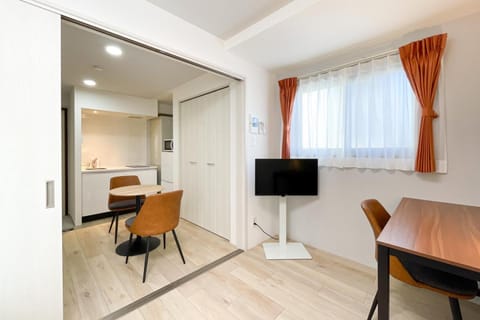 TV and multimedia, Kitchen or kitchenette, Living room, Dining area, hair dresser