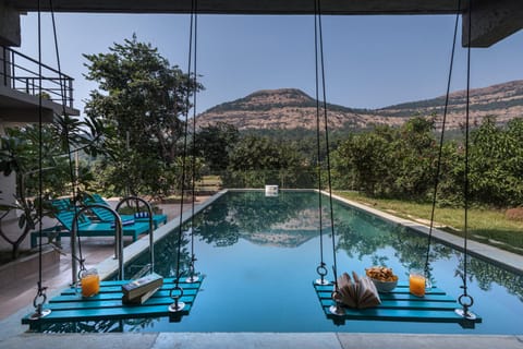 Day, Natural landscape, Mountain view, Pool view, Swimming pool, sunbed