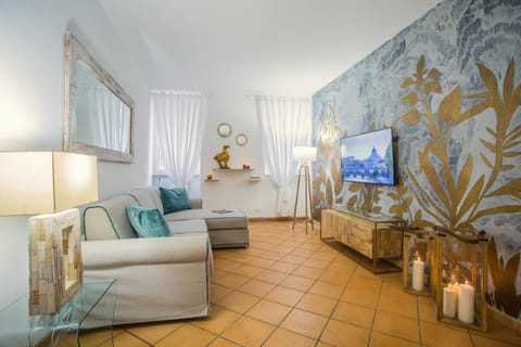 TV and multimedia, Coffee/tea facilities, Living room, Photo of the whole room, Decorative detail, Decorative detail, Seating area, Entertainment, furniture, heating, internet, internet, air conditioner