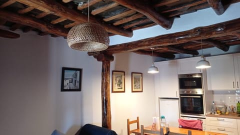 Kitchen or kitchenette, Dining area, dishwasher, minibar, pet friendly, stove, washing machine