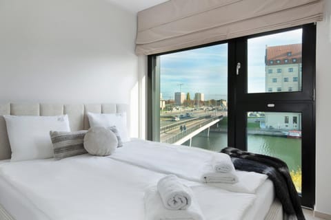 Bed, View (from property/room), Photo of the whole room, Bedroom, City view, towels