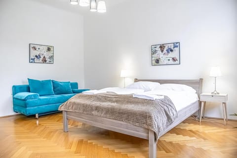 Bed, Seating area, Bedroom, towels
