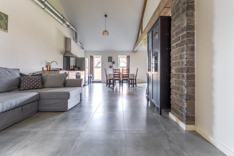 Kitchen or kitchenette, Seating area, Dining area