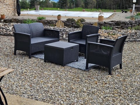 Living room, Garden view