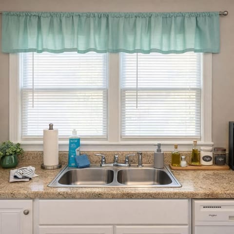 The Rustic Retreat- close to downtown Apartment in Bristol