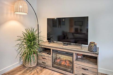 Cottage with Grill and Fire Pit in Osage Beach! House in Osage Beach