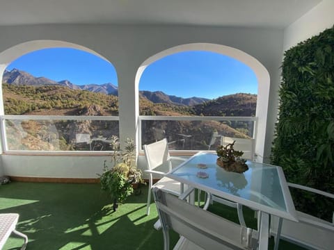 Natural landscape, View (from property/room), Balcony/Terrace, Mountain view