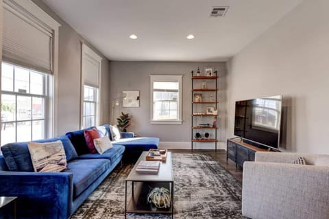 Uptown 3BR w Fenced Yard Near Magazine House in New Orleans