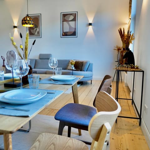 Living room, Seating area, Dining area