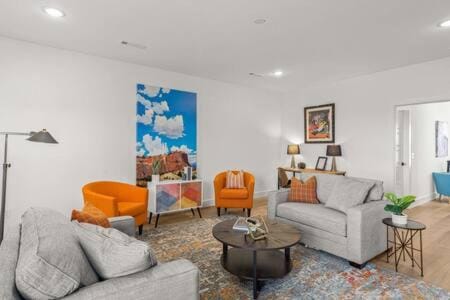 The O'Keeffe-2nd Floor Boutique Hotel Suite House in Rogers