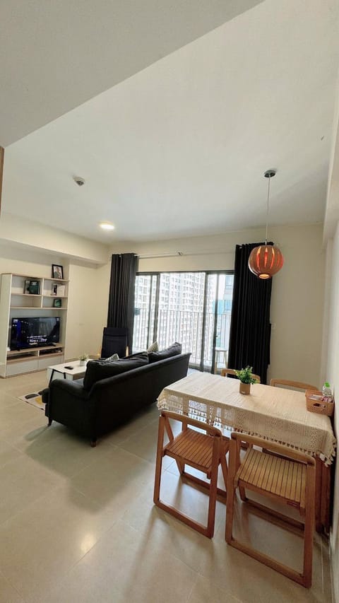 Communal lounge/ TV room, TV and multimedia, Living room, Seating area, Dining area, Evening entertainment