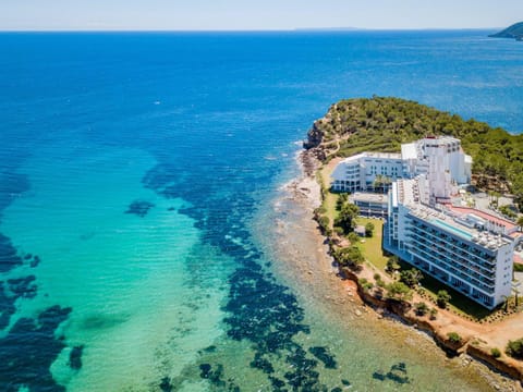 Garden, View (from property/room), Balcony/Terrace, Beach, Sea view, Swimming pool