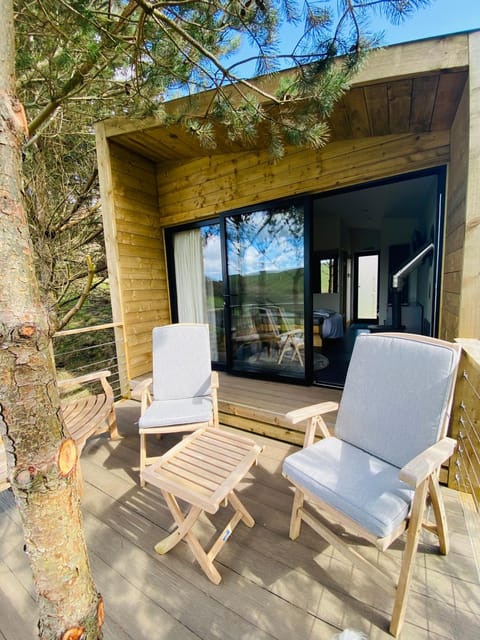 Patio, Balcony/Terrace, Seating area