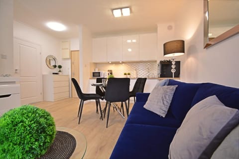 Kitchen or kitchenette, Dining area, pet friendly, stove