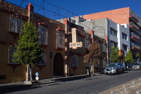 Facade/entrance