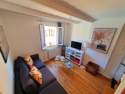 Communal lounge/ TV room, TV and multimedia, Living room