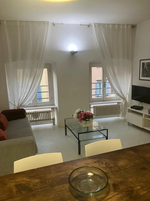 TV and multimedia, Living room, Dining area