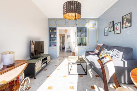Communal lounge/ TV room, TV and multimedia, Living room, Dining area