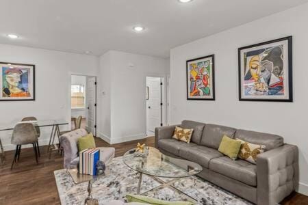 The Warhol - Pet-Friendly Apartment House in Rogers