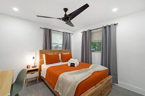 Peaceful retreat by Dream Vacation Apartment in Dania Beach