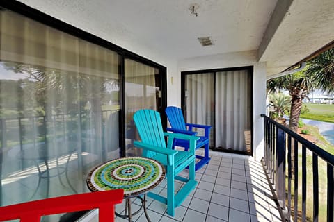Natural landscape, Garden, Balcony/Terrace, Seating area, Garden view