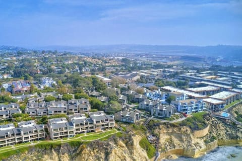 Oceanfront Luxury, Fully Remodeled, Five-Star Apartment in Solana Beach