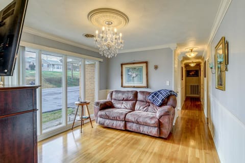 Bristol Retreat with Creek Access 2 Mi to Dtwn House in Bristol