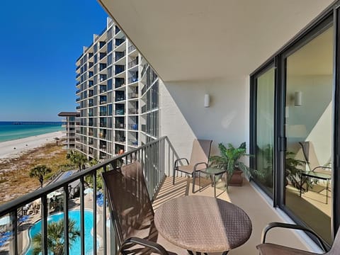 Balcony/Terrace, Seating area, Beach, Pool view, Sea view, Swimming pool