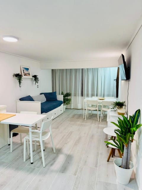 TV and multimedia, Living room, Dining area