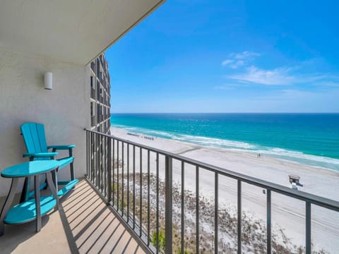 Balcony/Terrace, Seating area, Beach, Sea view