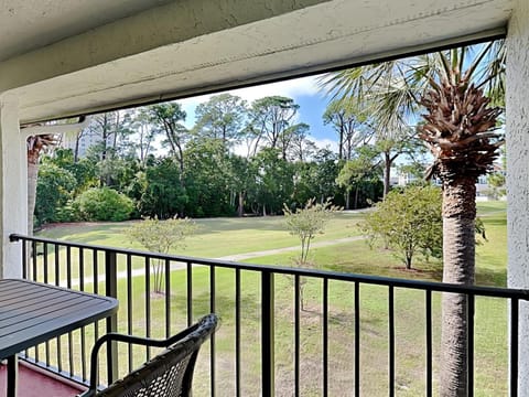 Natural landscape, Golfcourse, Balcony/Terrace, Garden view